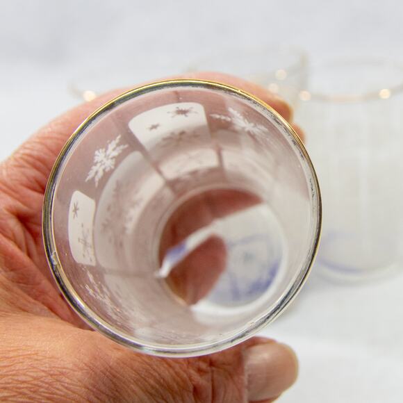 Vintage FEDERAL GLASS Christmas Holiday Snowflake Set of 7 Juice Glasses - Picture 3 of 5